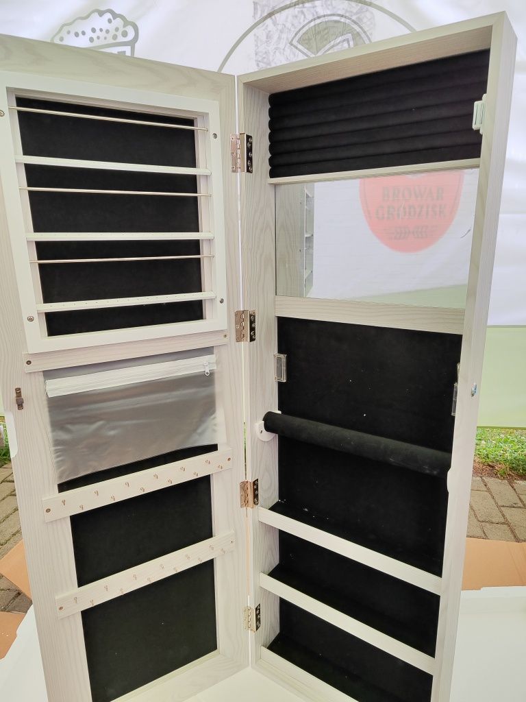 Szafka na biżuterię Toaletka z lustrem LED Lustro
