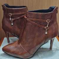 Осенние ботинки женские LinBaoDan
Номер модели heel shoe