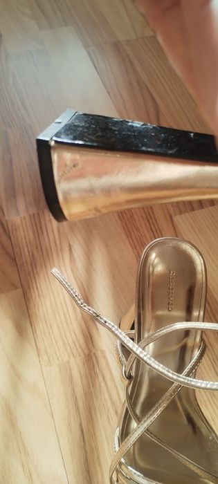 złote sandały na słupku reserved 41