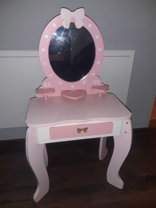 Toaletka dla dziewczynki drewniana