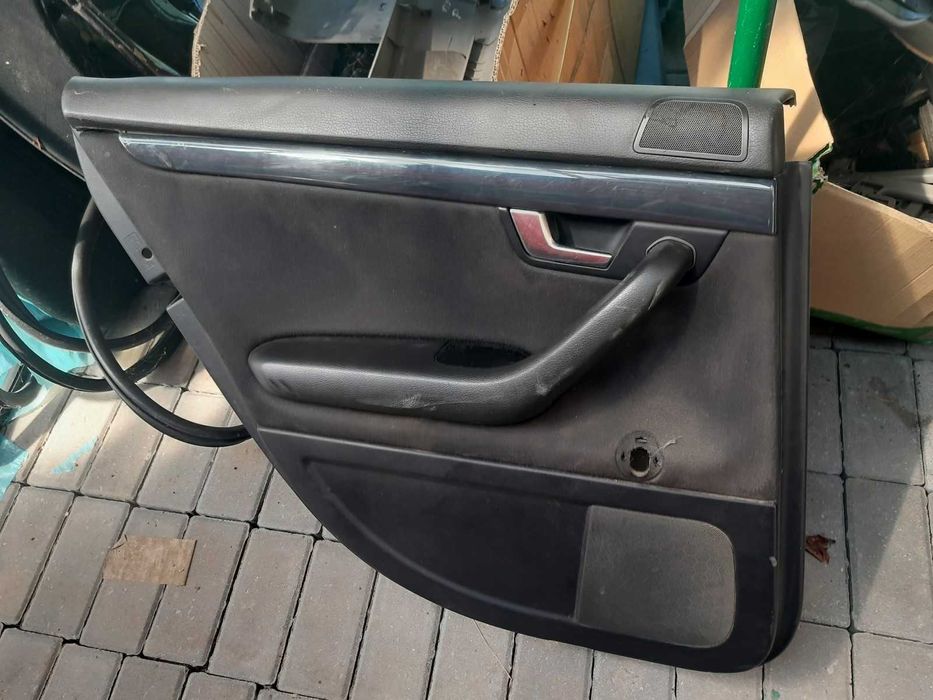 Tapicerka boczek drzwi lewy prawy tylny tył Audi A4 B6 Kombi Avant