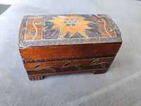 Drewniana szkatułka na biżuterię cepelia PRL