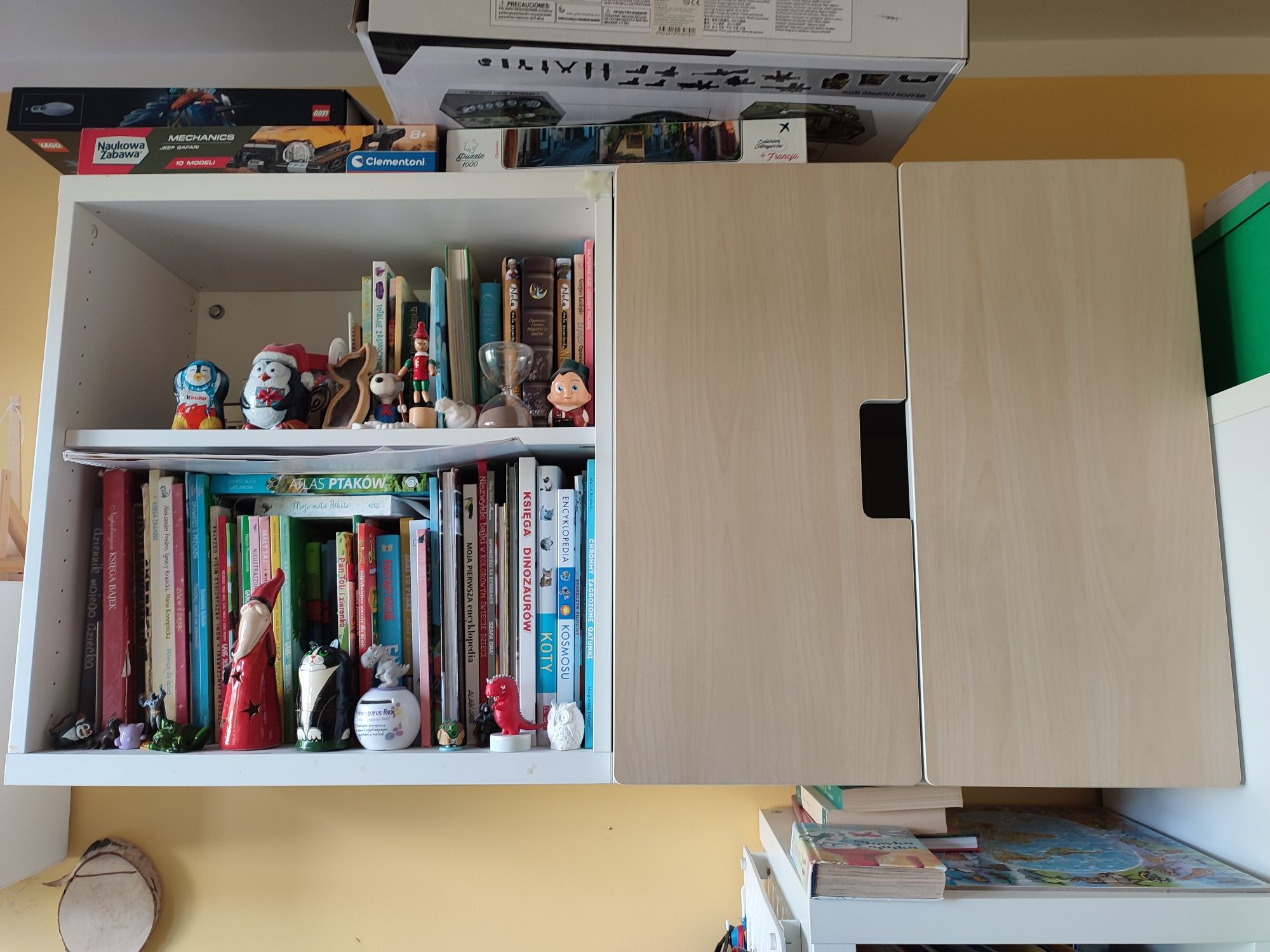 Meble IKEA stuva, komplet szafa i dwie wiszące szafki