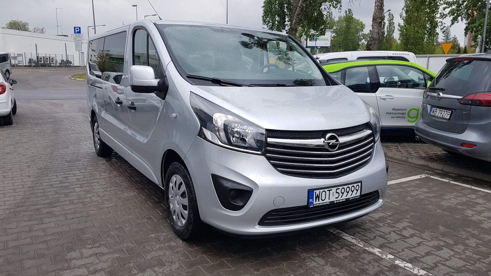 Wypożyczalnia busów VIP wynajem busa bus 8 osobowy transfery Rent