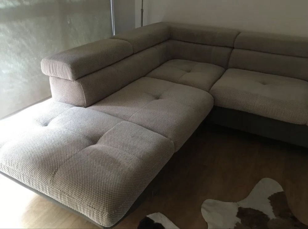 Vendo sofá com chaise long no lado esquerdo