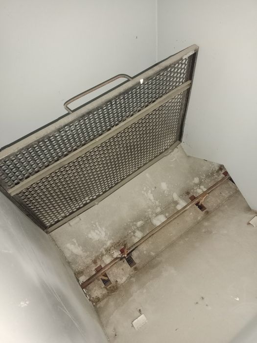 Глибокорозпушувач ГР 2.5 з баком для внесення сухих добрив