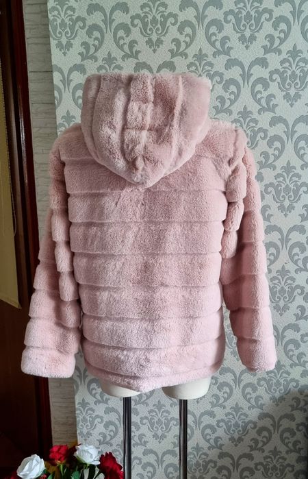 Futro z kapturem pudrowy róż M ciepłe zimowe