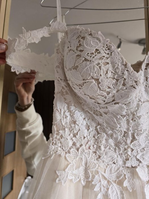 Sukienka ślubna błyszcząca