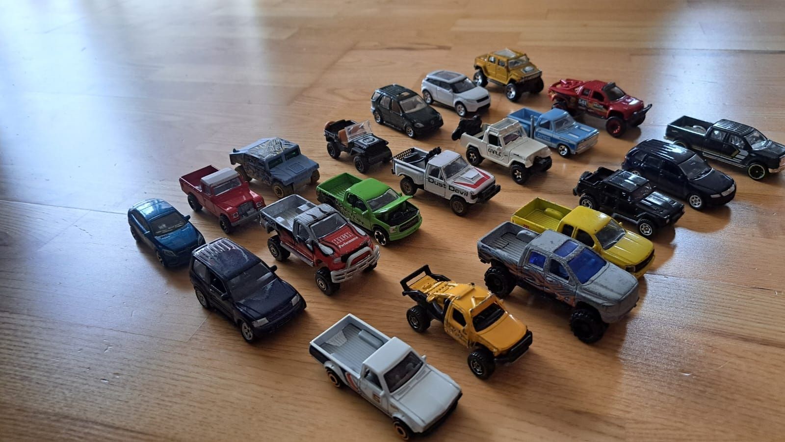 Resoraki, Auta terenowe, jeep, offroad, matchbox,  hotwheels,