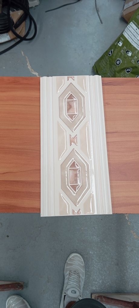 Vendo azulejos variados até o stock acabado