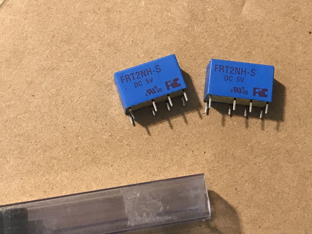 Два сигнальні реле FRT2NH-S dc 5V