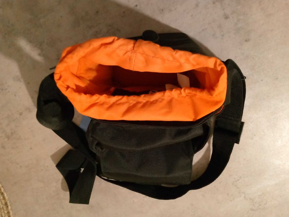 Nowa wodoodporna torba na aparat fotograficzny Golla