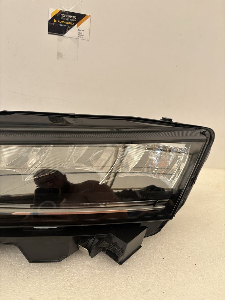 Skoda Octavia IV 4 lift 5E4 24- lampa lewy przód przednia