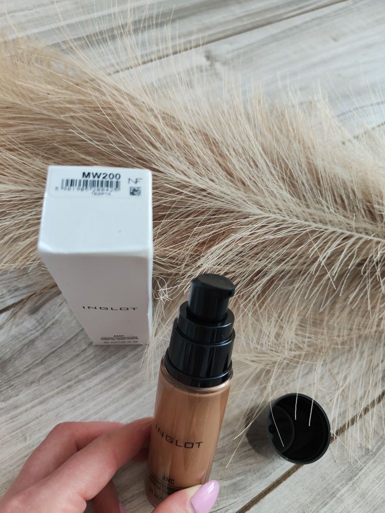 Podkład Inglot AMC Cream Foundation MW 200