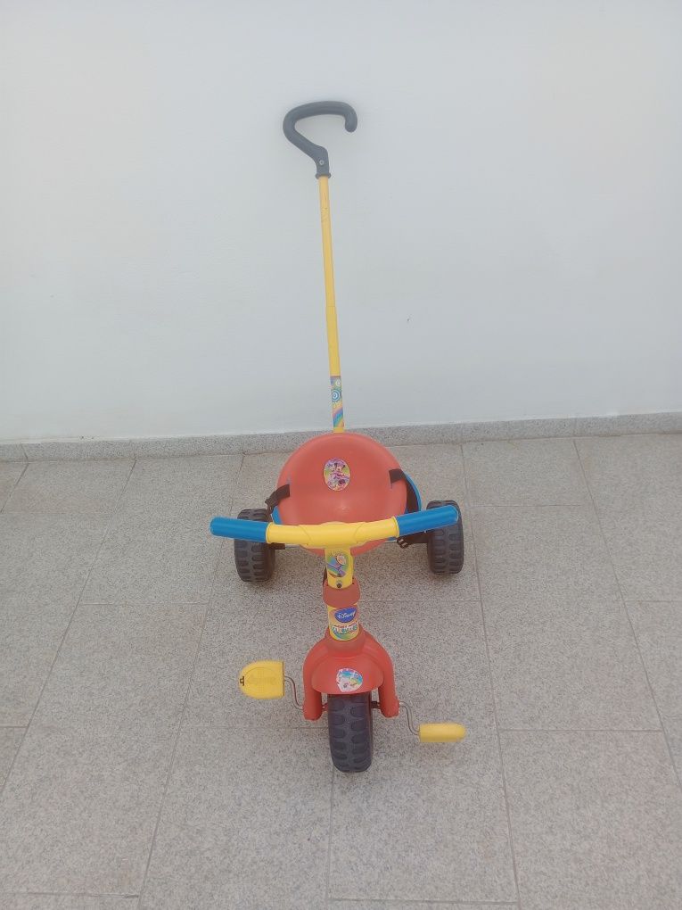 Triciclo infantil