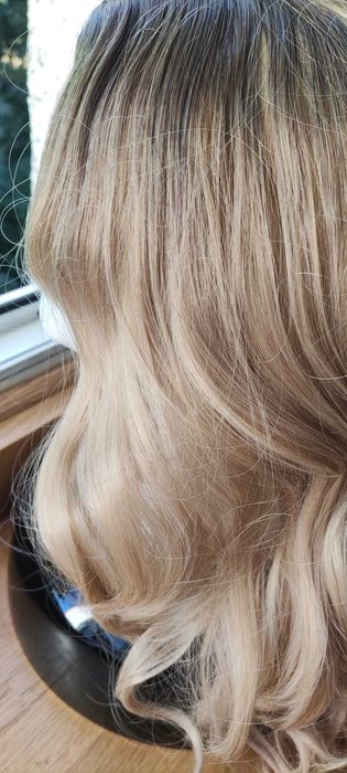 Peruka ciepły blond
