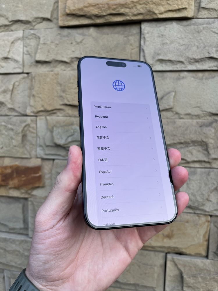 iPhone 15 Pro Max Blue Titanium заблокирован