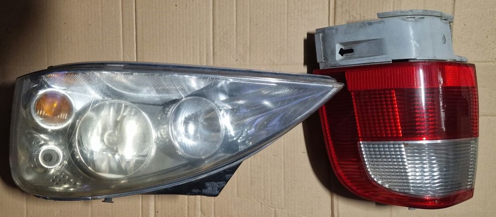 Ford Galaxy Mk2 2003r. lampa lewy przód, prawy tył