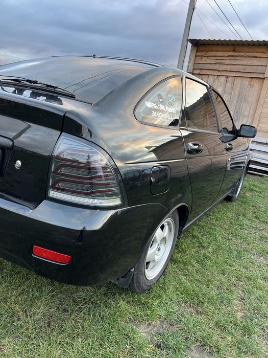 Продам Пріору 4.2.1