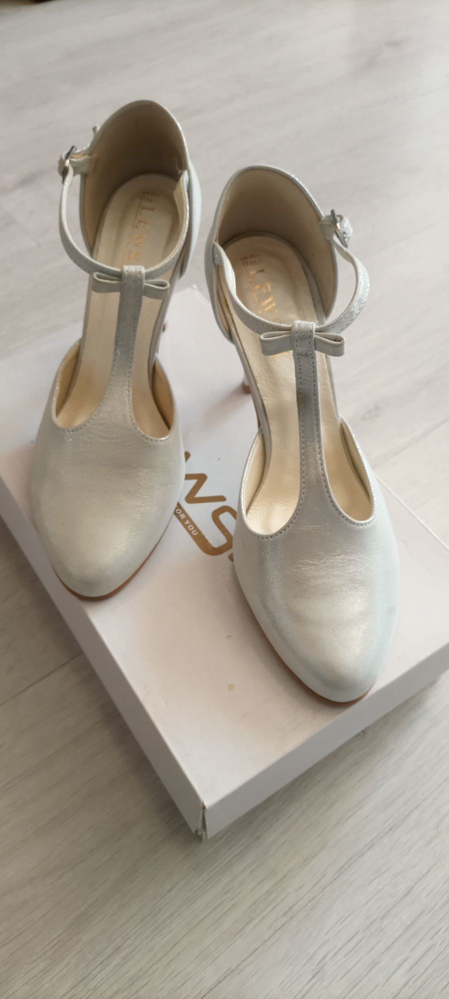 Buty ślubne białe srebrne Lewski