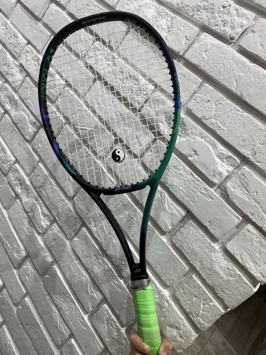 Rakieta Yonex Vcore Pro 97