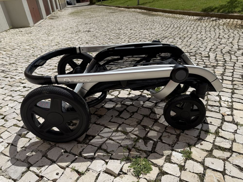 Carrinho modular Quinny Hubb Mono + banco plataforma Hubb madeira