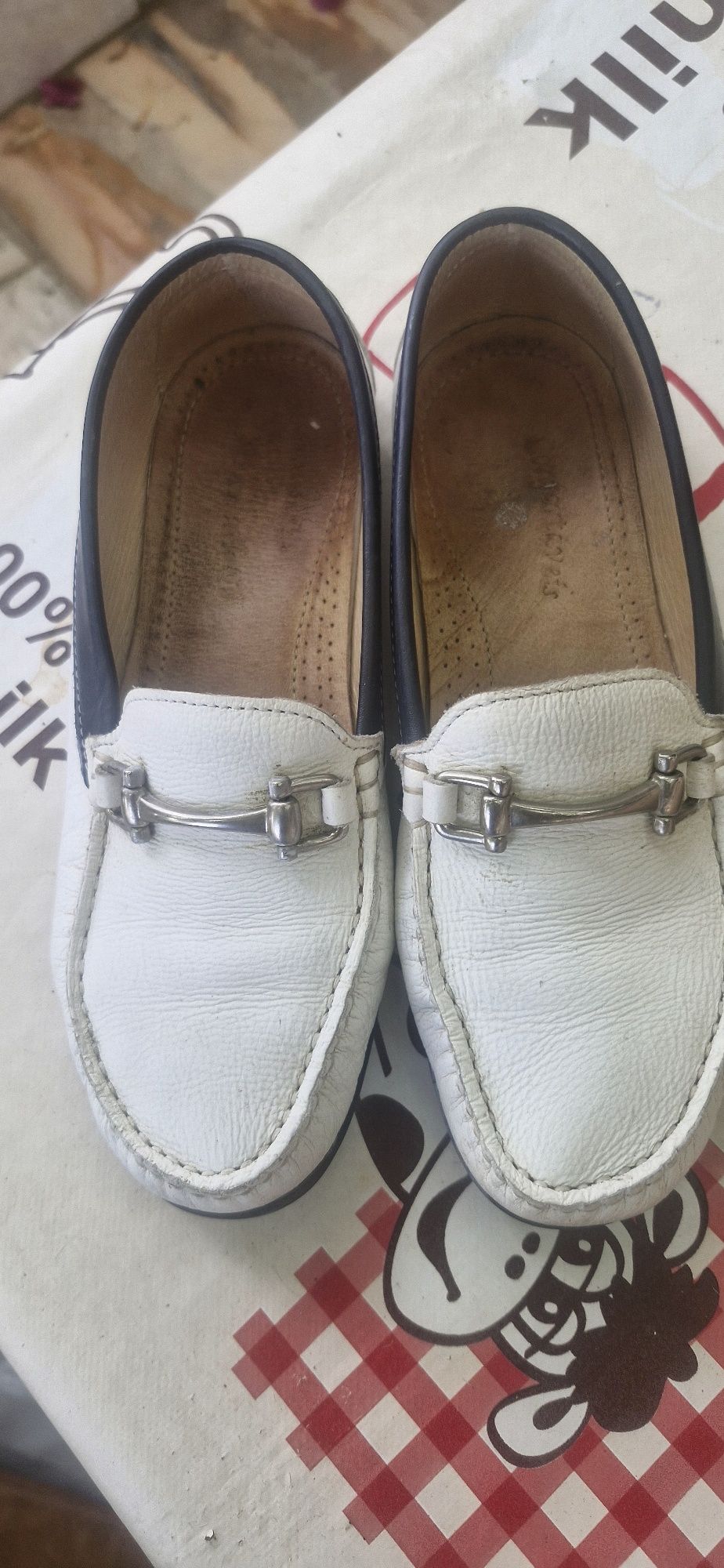 Sapatos semi novos