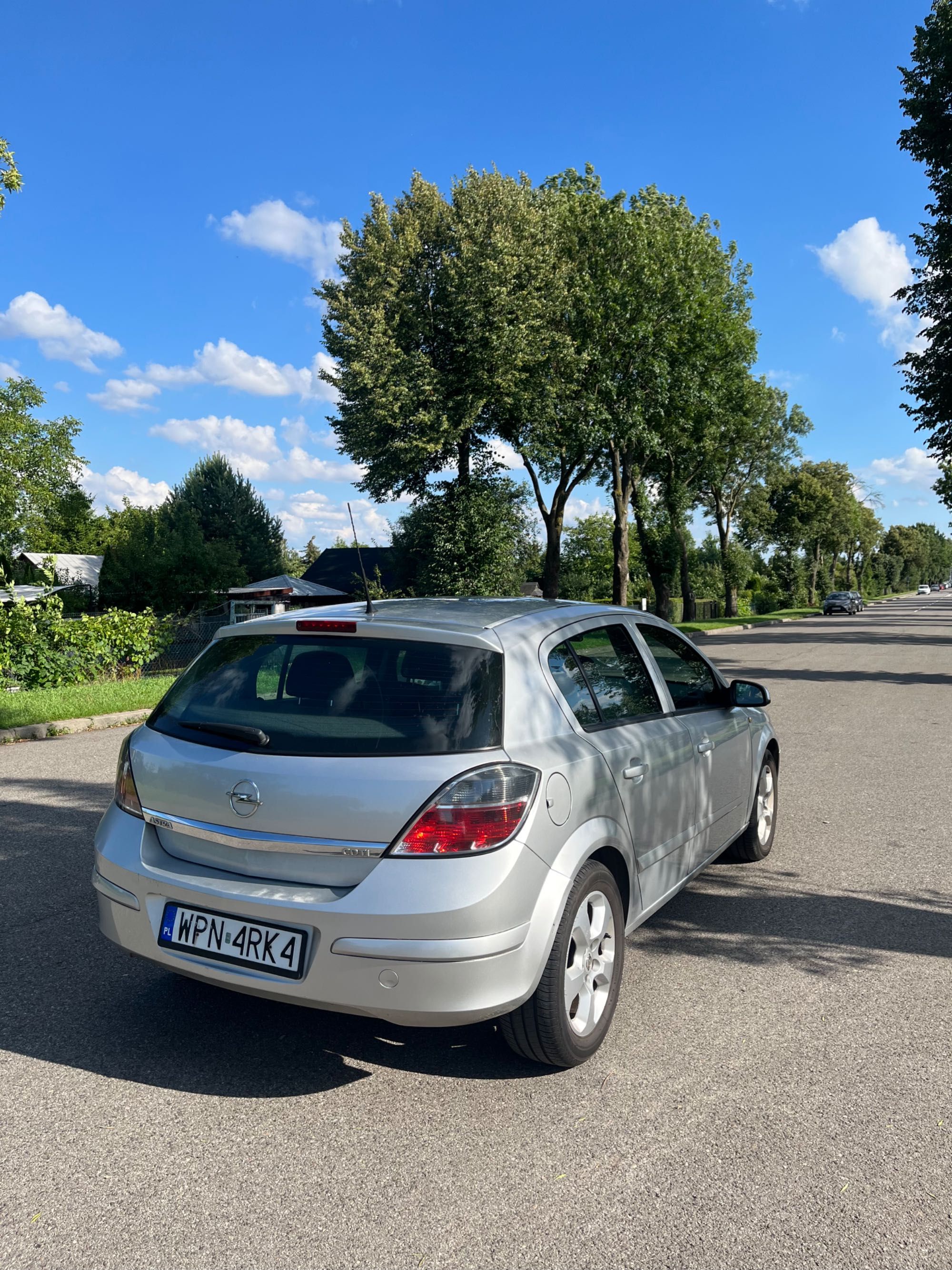 Samochód OPEL ASTRA H 1.3 CTDI