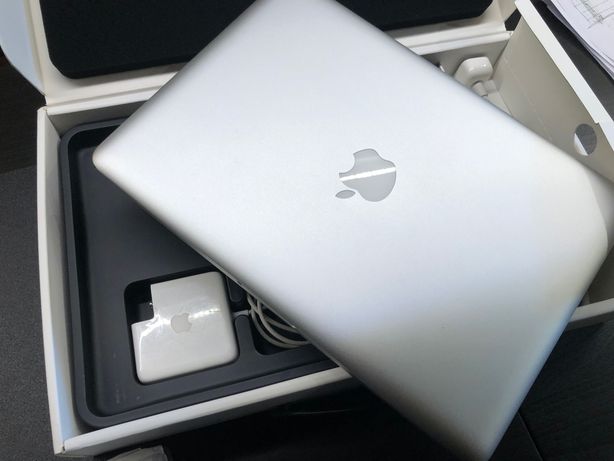 MacBook Pro 13, 2012, 250GB disco - caixa e acessórios originais
