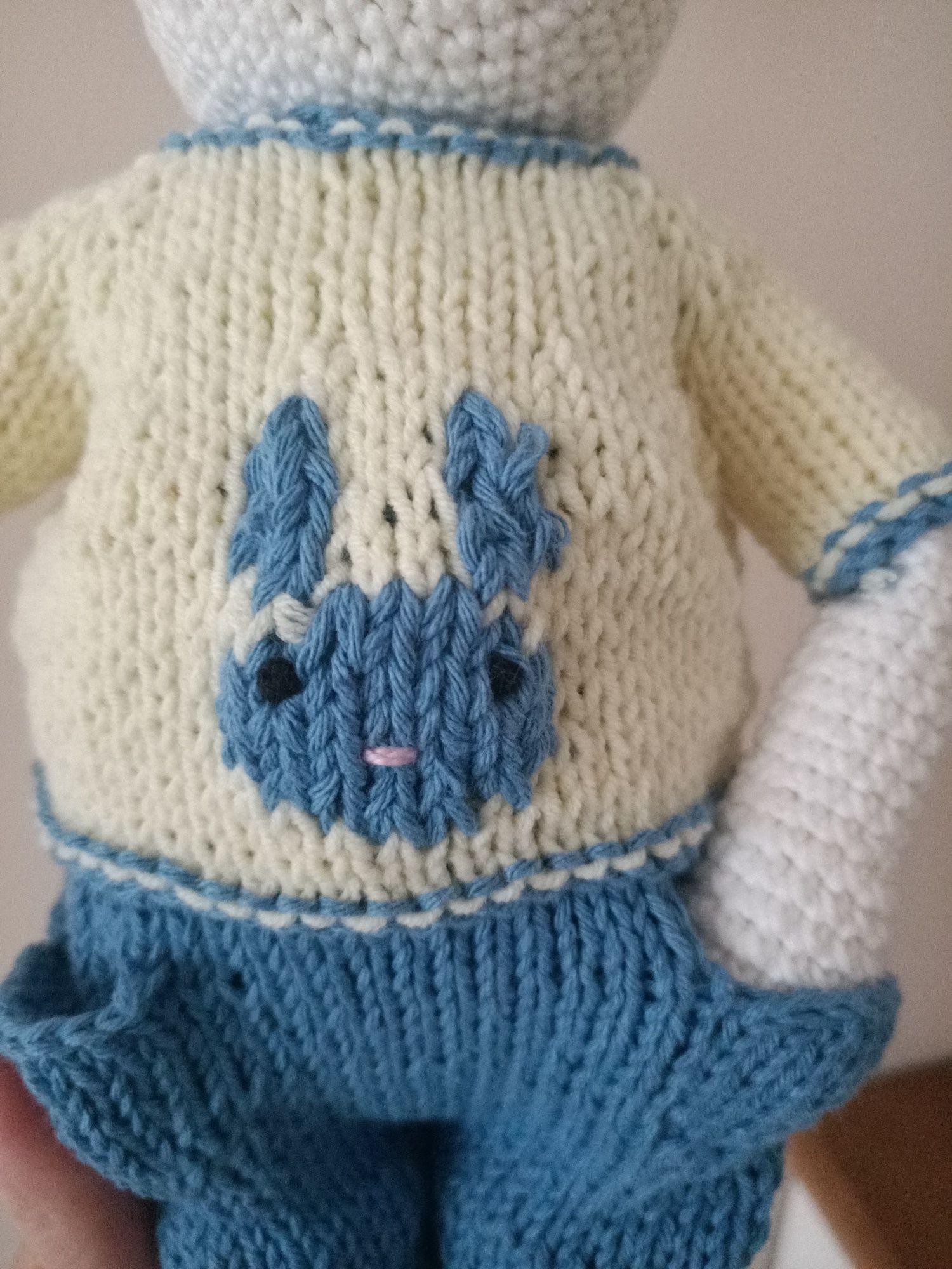 Śliczny króliczek amigurumi