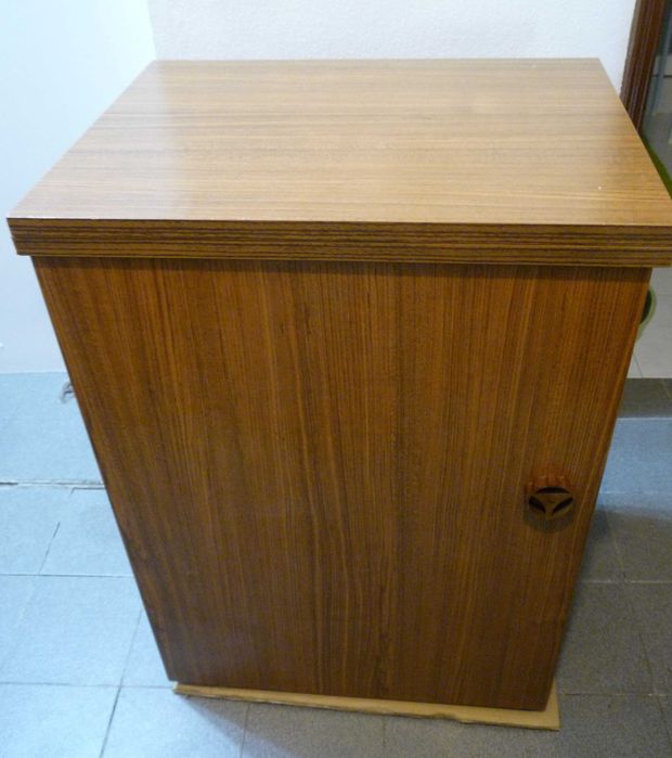 Máquina de costura marca OLIVA