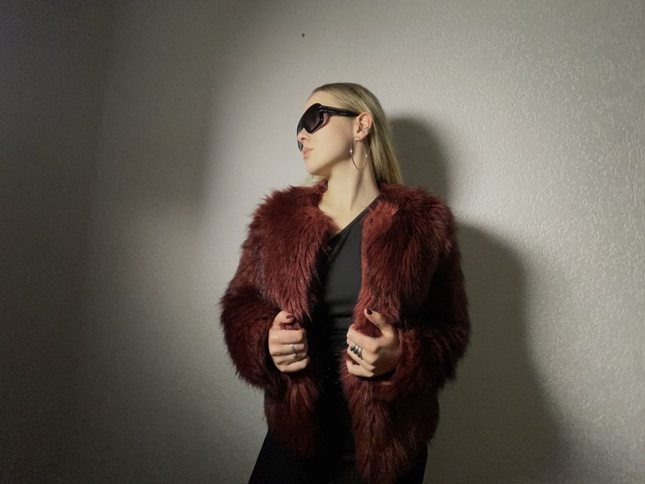 Шуба червона bershka