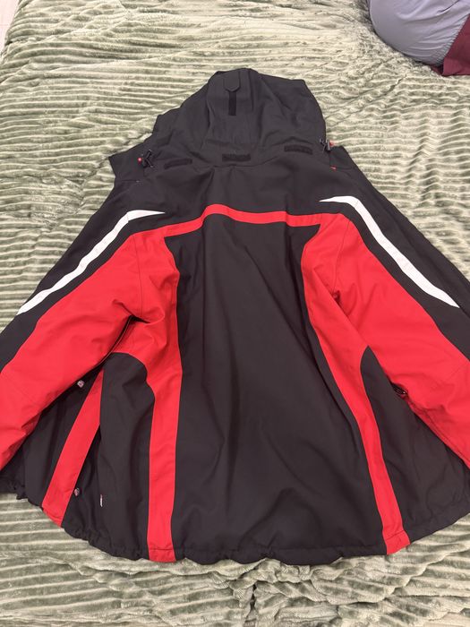 Куртка зимова для гірсколижніх катань