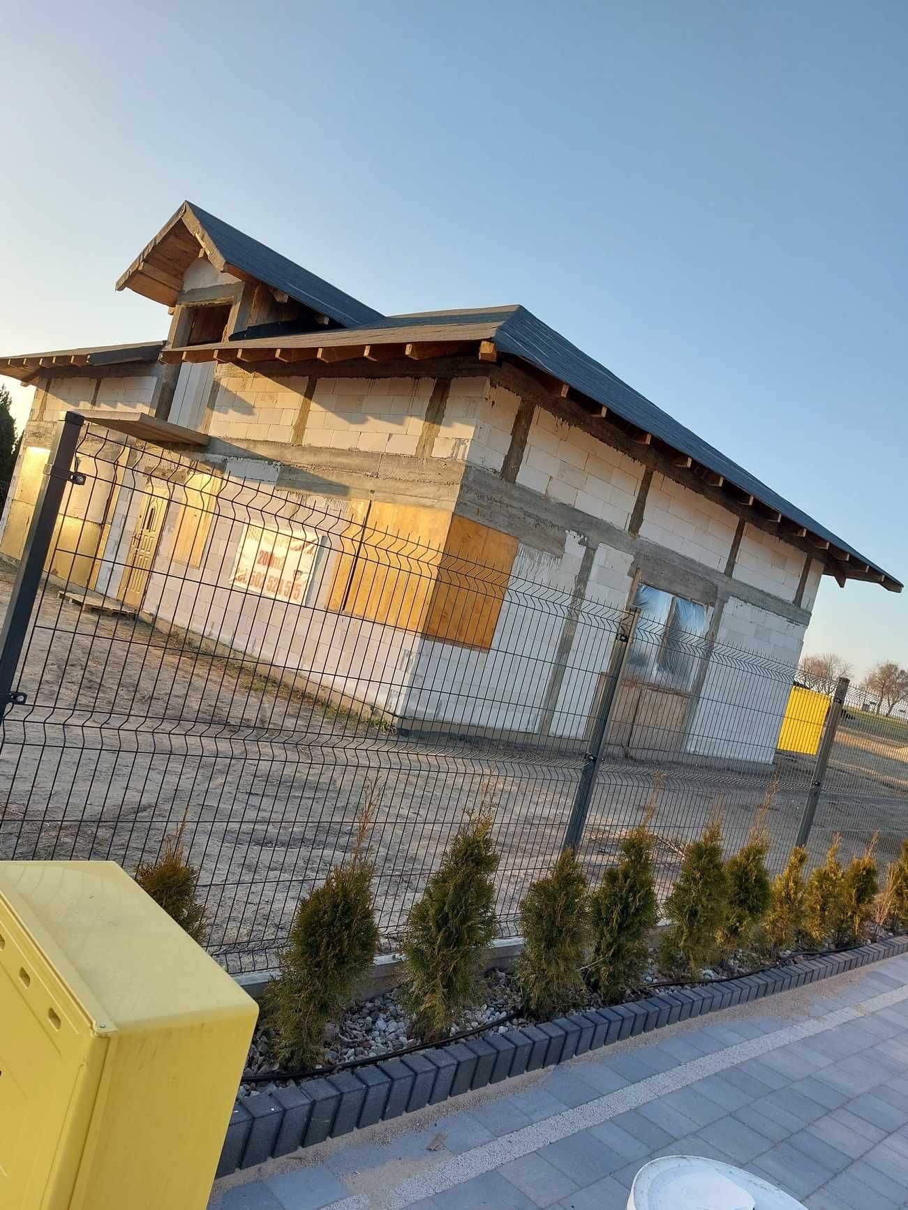 Dom jednorodzinny 200m2 w tym 2 miejsca garażowe