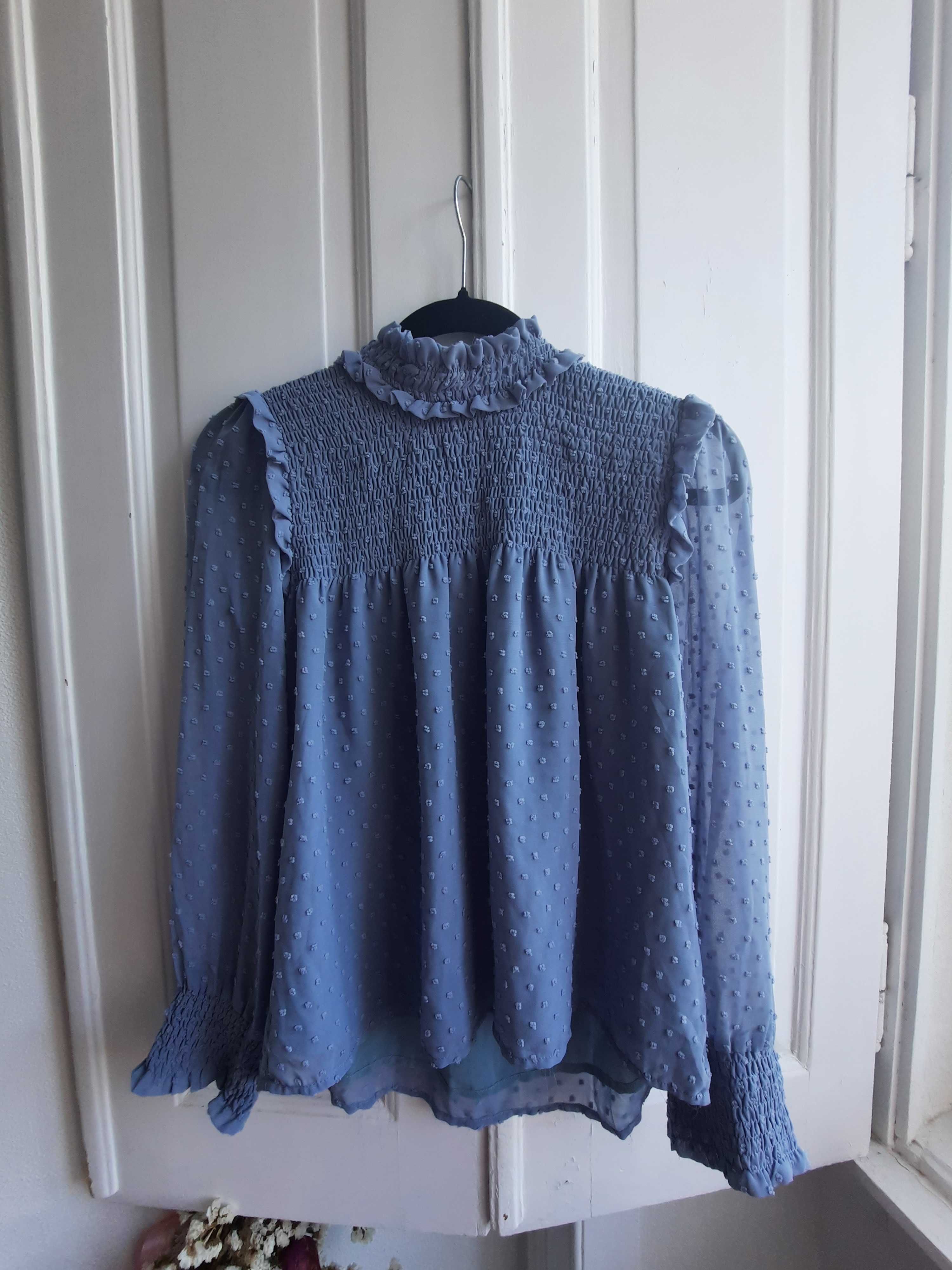 Blusa azul bordado plumeti