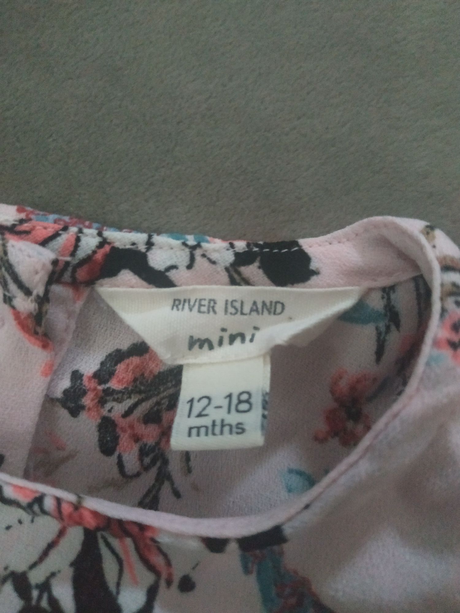 Sukienka w kwiaty pudrowy róż River Island - 12-18 m-cy (80/86)