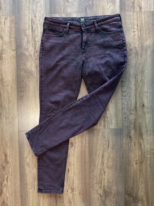Spodnie jeansy wiśniowe firmy Lee stan idealny