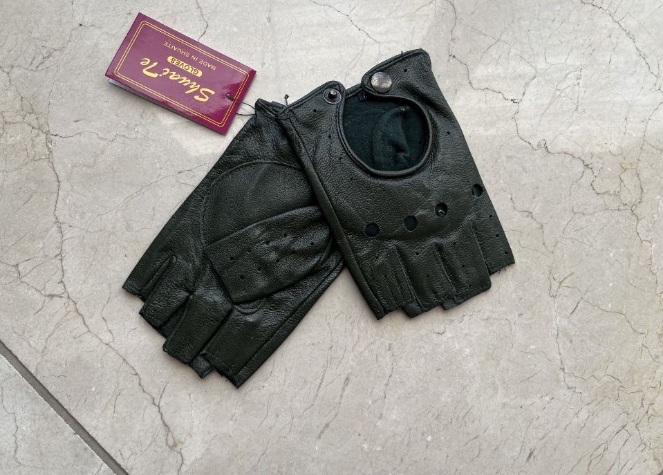 Nowe rękawiczki całuski „bez palcy”