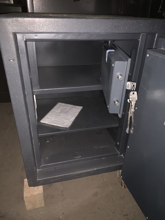 Сейф взломостійкий 2 клас Парітет CL II 68к