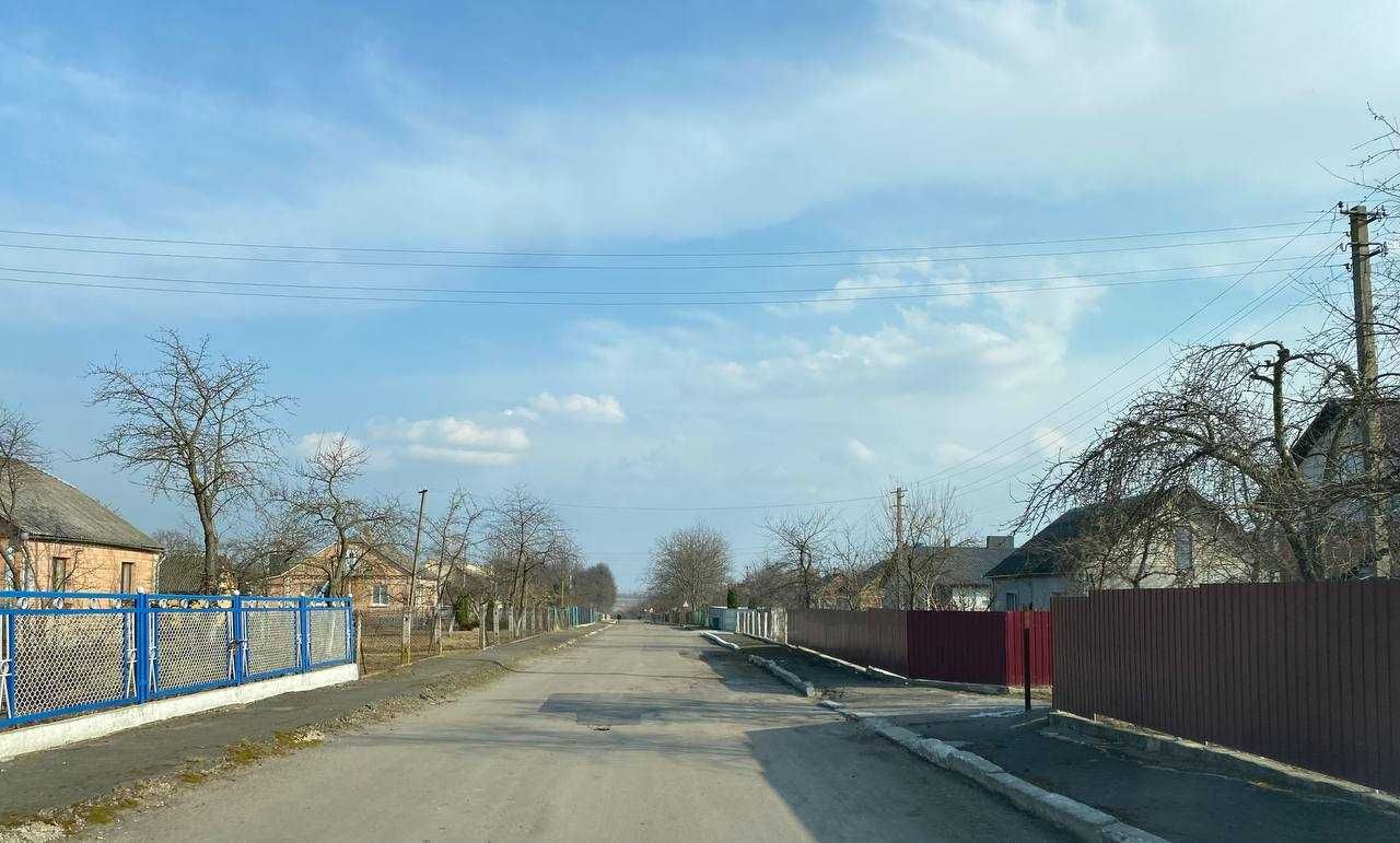 Будинок у Грушвиці з великою ділянкою