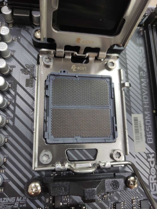 Комплект ASRock B650M-HDV/M.2  ,Ryzen 5 7500F,Crucial Pro DDR5 6000
