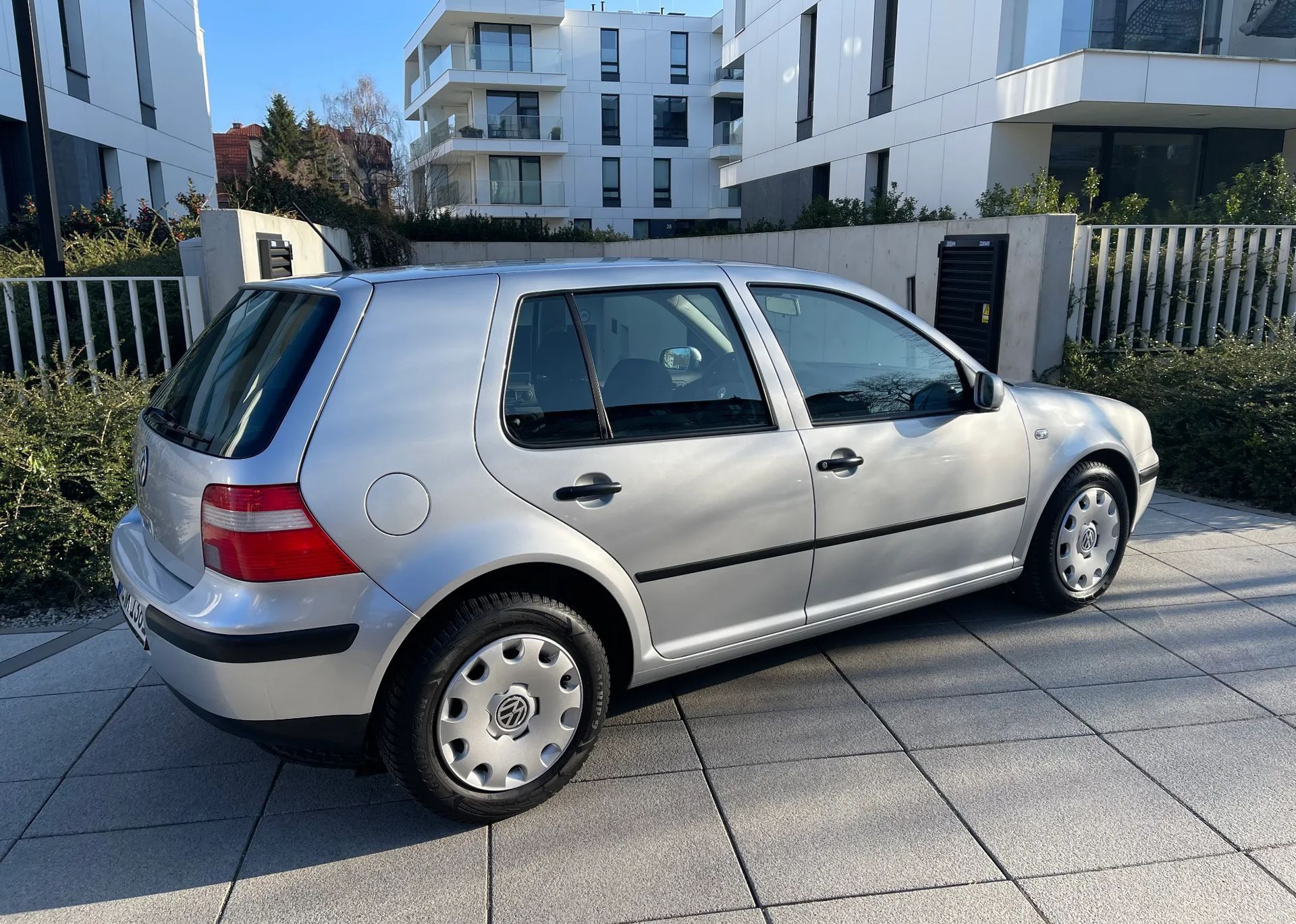 Volkswagen Golf 1.,9 2003 · 106 388 km