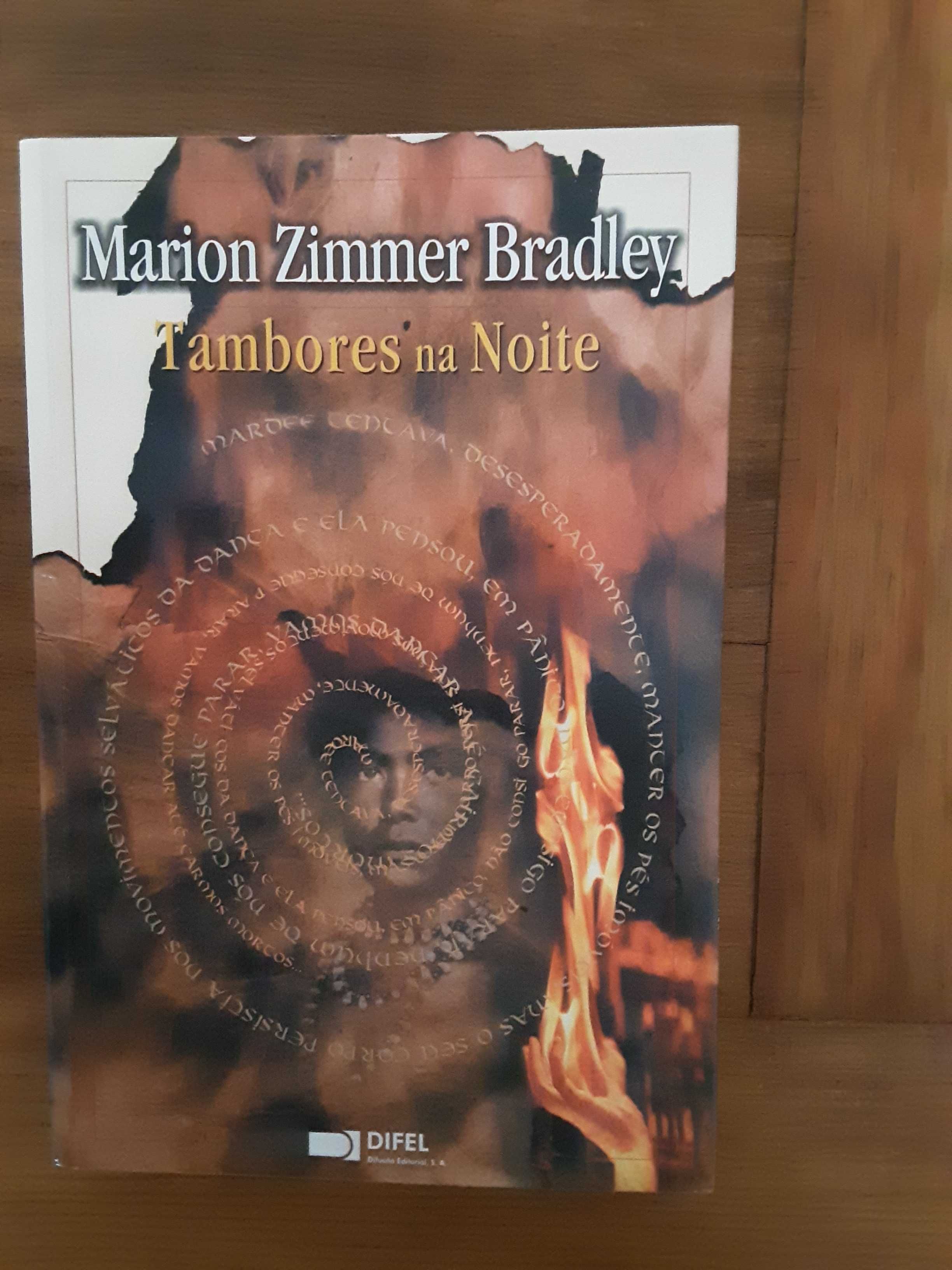 Livros de Marion Zimmer Bradley e Amin Maalouf