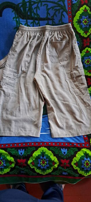 Продаю шорти в новому стані