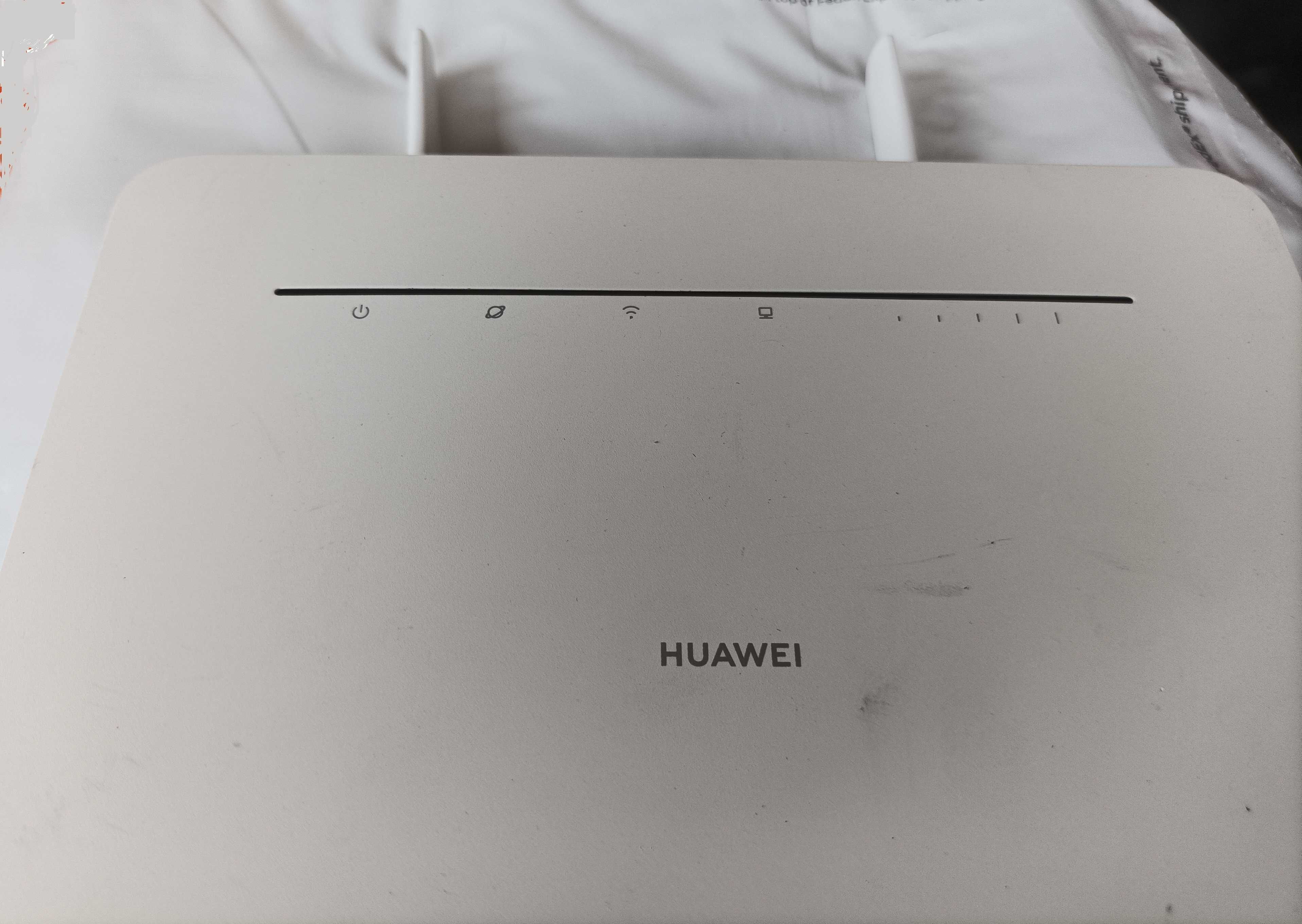 Router Huawei B535-232A 4G+ usado desbloqueado.  2 antenas interiores.