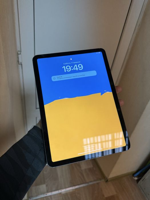 Продам планшет на запчастини ipad air