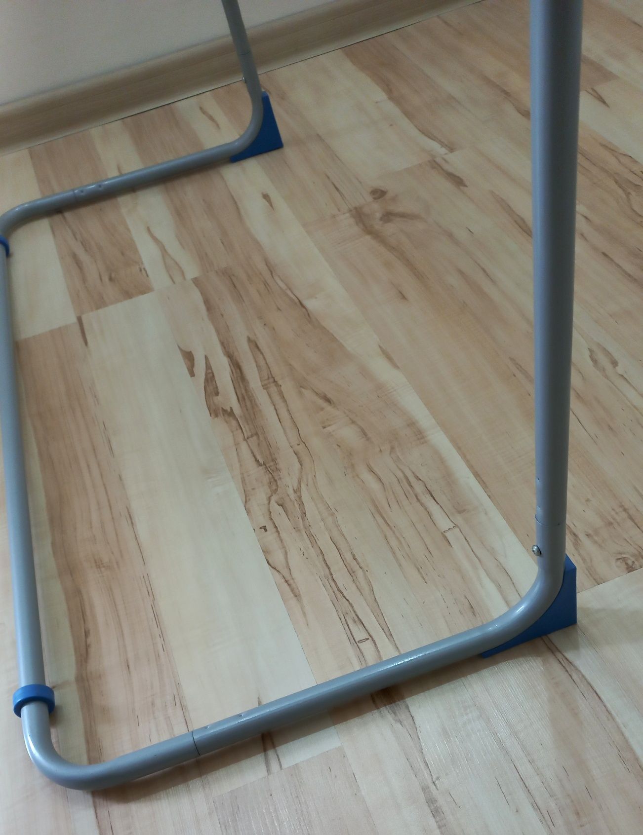 Wieszak stojący na ubrania Ikea