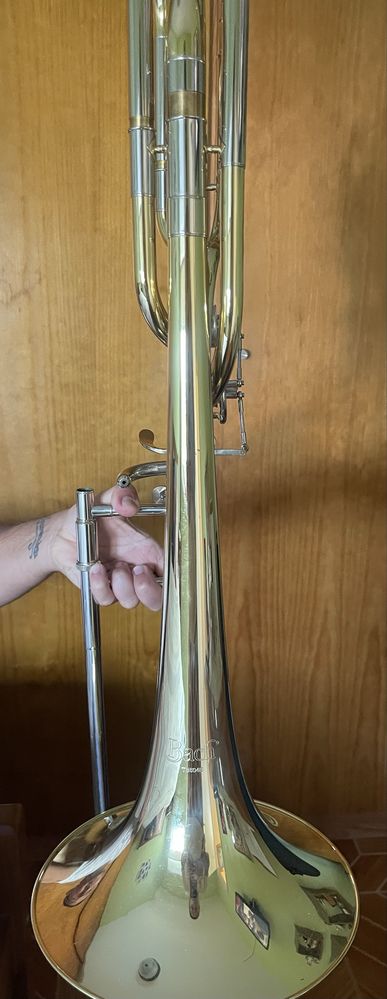 Trombone baixo bach tb504