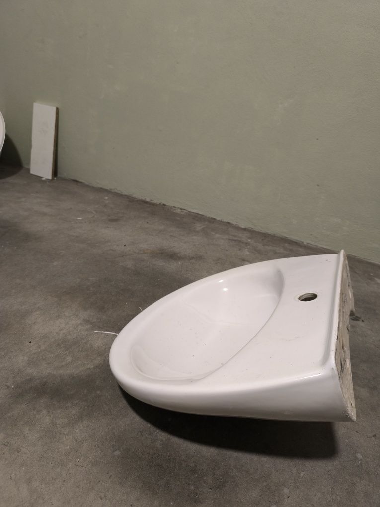 Lavatório de pedestal apenas o lavatório