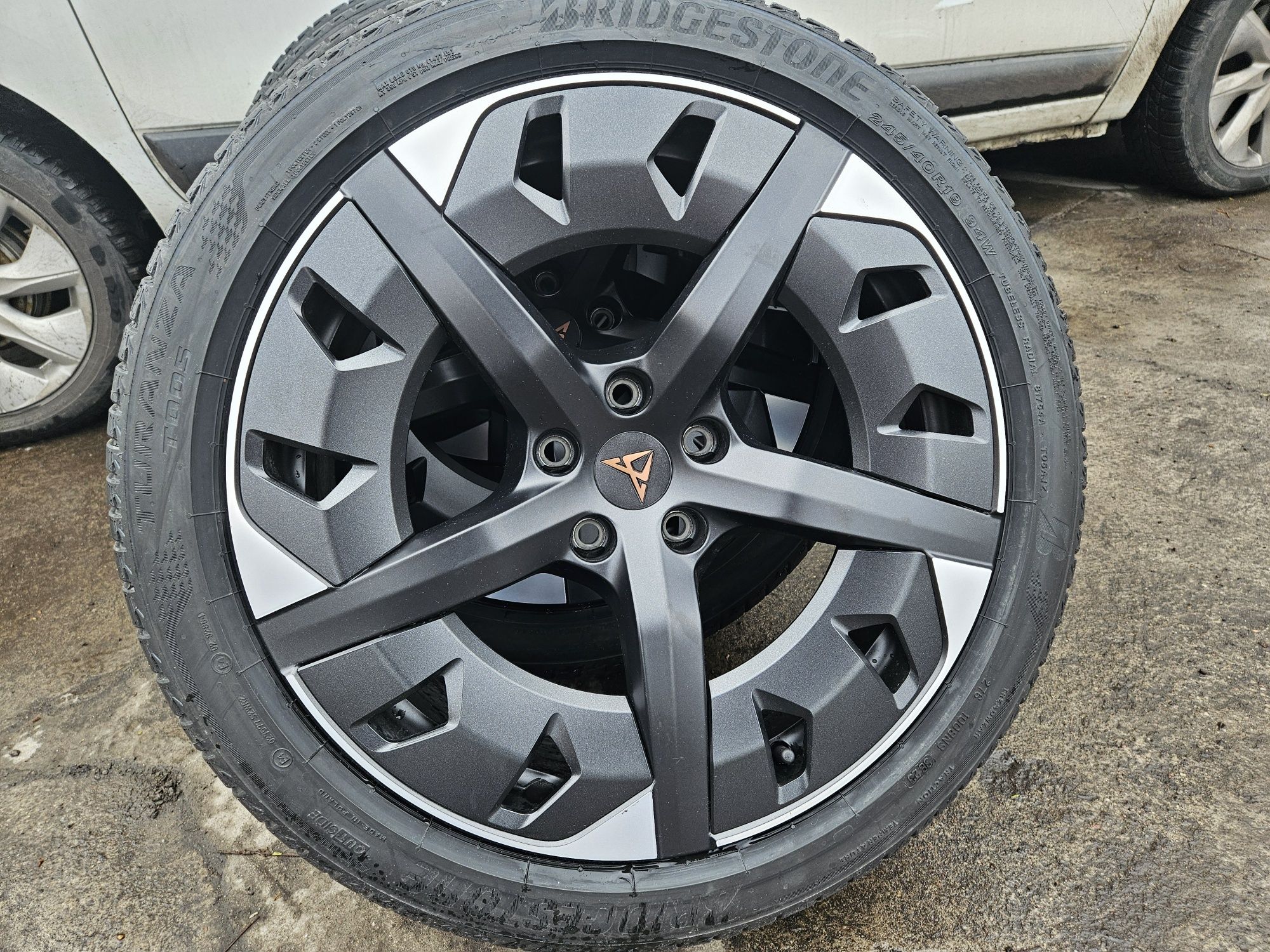 Nowe koła letnie 245/40/19 Cupra Formentor 5x112 ET40 DOT3623